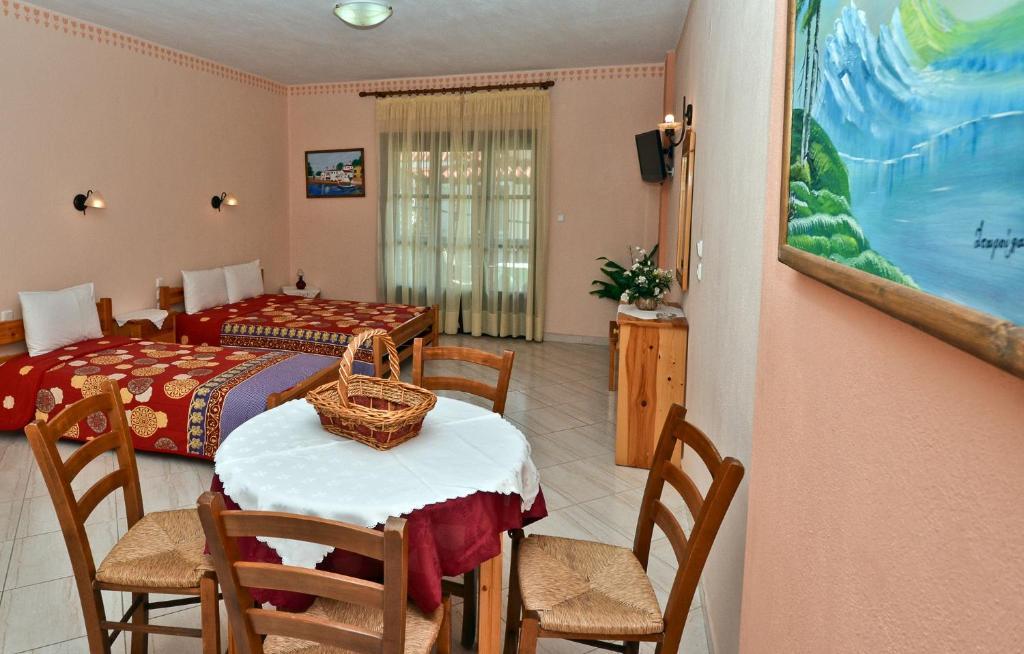 Aris Junior Studio & Apartments Neo Klima Quarto foto